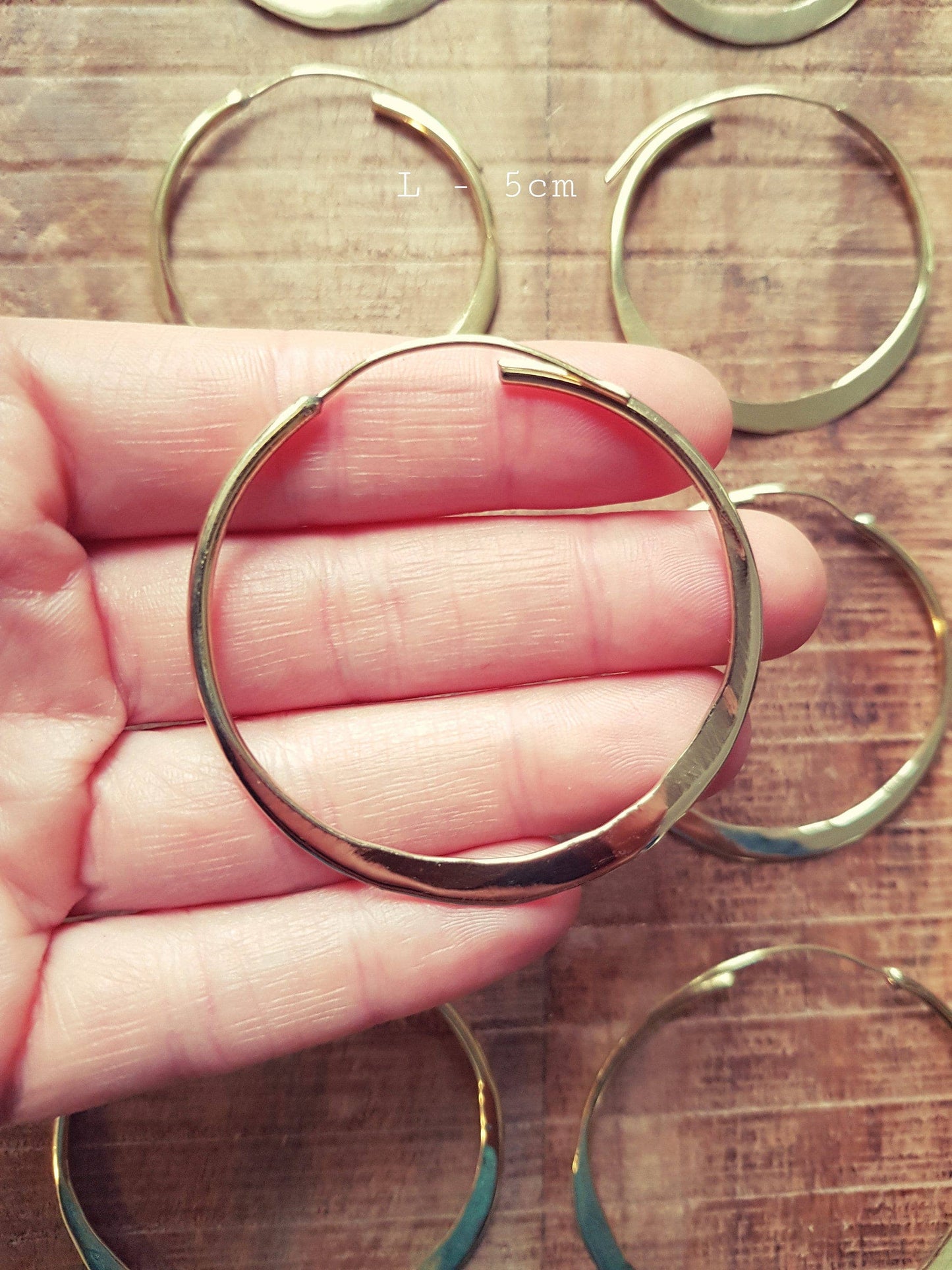 Rustic hammered hoops